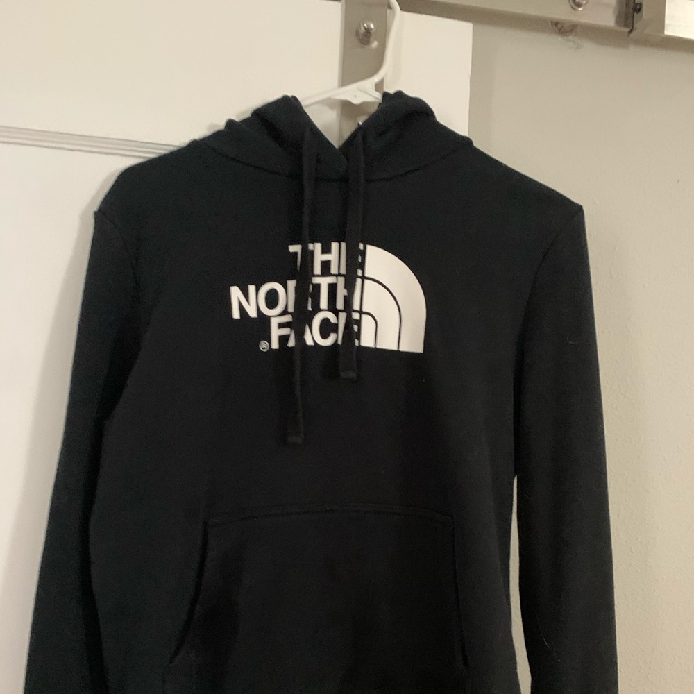 Black north face hoodie